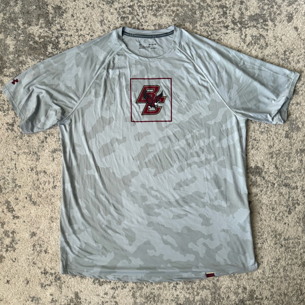 Under Armour Heat Gear Boston College Camo
Short Sleeve Shirt